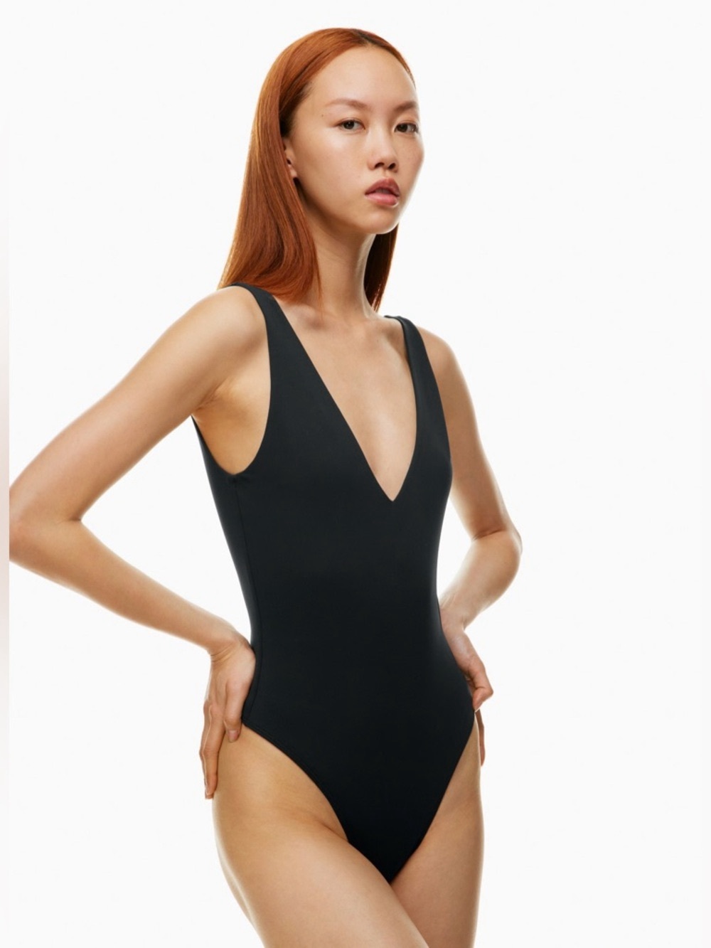 Aritzia Babaton V‑Neck bodysuit